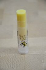 6 Tītas bišu vaska sveces iesaiņotas kastītē 5cm x 3cm, lūpu balzāms un magnēts. Perfekta Ziemassvētku dāvana - Image 3