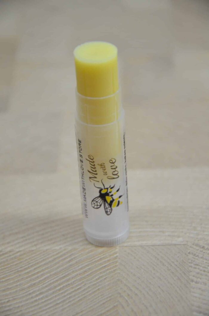 6 Tītas bišu vaska sveces iesaiņotas kastītē 5cm x 3cm, lūpu balzāms un magnēts. Perfekta Ziemassvētku dāvana - Image 3