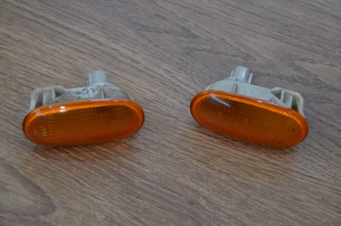 Mitsubishi Galant 97 pagriezieni dzelteni - Image 2