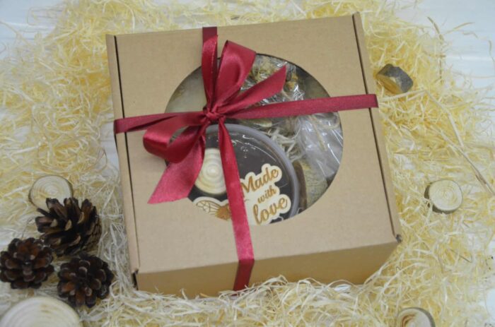 Medus, Priežu čiekuru sīrups, Svecīte un Tēja - Image 5