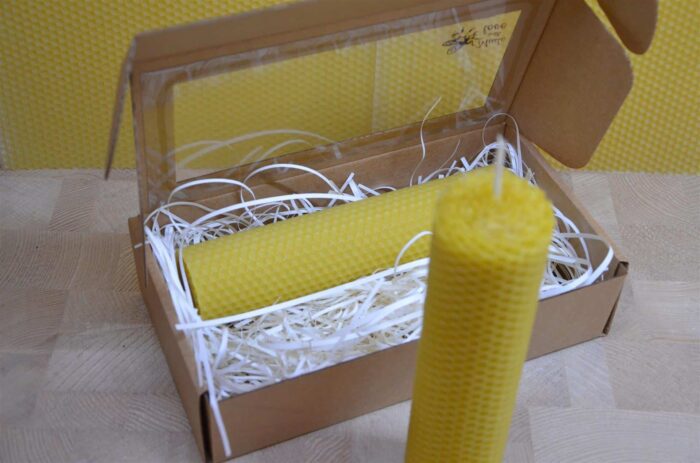 2 Tītas bišu vaska sveces iesaiņotas kastītē 20,5cm x 4.5cm. Perfekta Ziemassvētku dāvana - Image 8